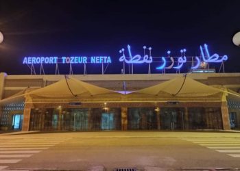 إعادة فتح كامل المدرج بمطار توزر نفطة الدولي للجولان الجوي العمومي