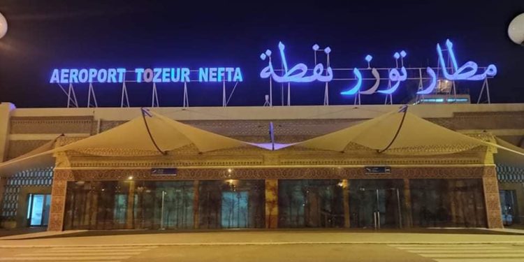 إعادة فتح كامل المدرج بمطار توزر نفطة الدولي للجولان الجوي العمومي