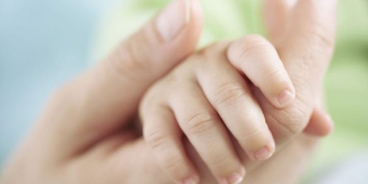 الإطاحة بشبكة للتجارة بالرضع والاحكام تتراوح بين 4 و7 سنوات