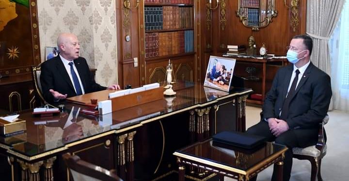 قيس سعيد يلتقي بوزير الصحة لمتابعة الوضع الصحي