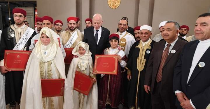 قيس سعيد : “سنقف أمام الله فرادى لن يأتي معنا لا مجلس نيابي ولا حكومة تقف إلى جانبنا ونحن على الصراط”