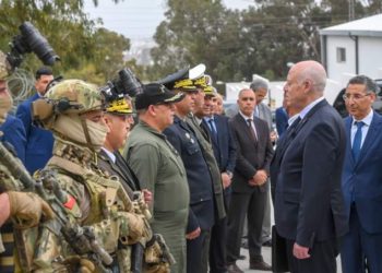 قيس سعيد يشارك في مأدبة إفطار بمقر الوحدة المختصة للحرس الوطني ببئر بورقبة