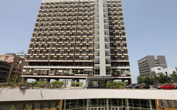 وزير الطاقة اللبناني يتعرض للضرب