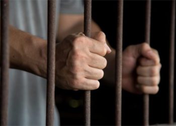 الاحتفاظ بمدير مستشفى سيدي بوزيد وطبيب لشبهات فساد
