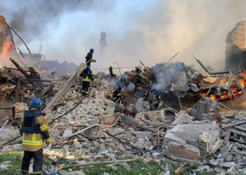 أكثر من ألف جندي أوكراني و100 مدني على الأقل ما زالوا محاصرين في مصنع آزوفستال بماريوبول