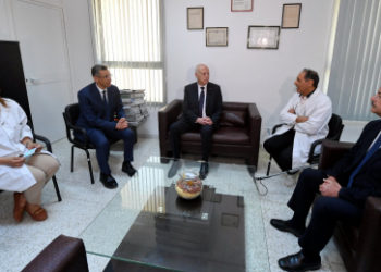 بعد حادثة الانفجار: سعيد يزور حرم وزير الداخلية