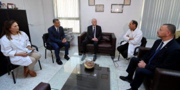 بعد حادثة الانفجار: سعيد يزور حرم وزير الداخلية