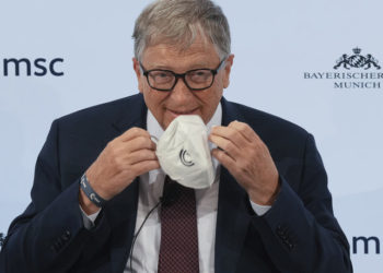 “لم نشهد الأسوأ بعد”.. غيتس يحذر من متحور كورونا “الأكثر فتكا”