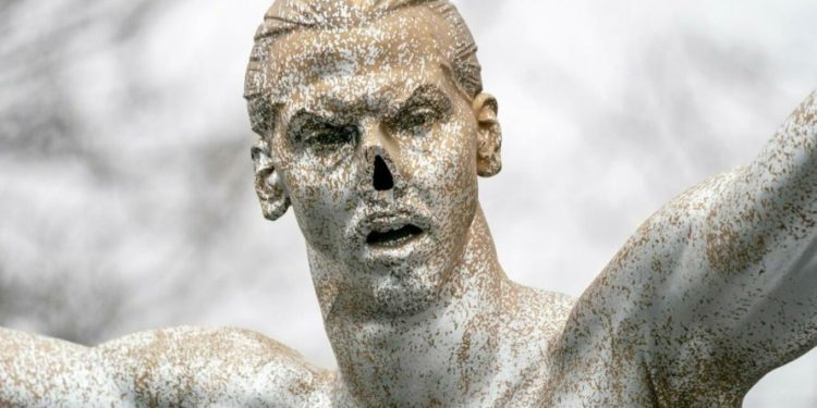 جماهير مالمو الغاضبة تعرض “أنف” إبراهيموفيتش في المزاد