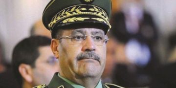 الإعدام لقائد الدرك الجزائري السابق