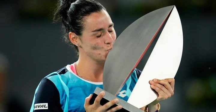 أنس جابر تتوج بلقب بطولة مدريد للتنس