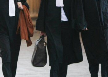 تونس: إحالة 5 محامين على عدم المباشرة من أجل الاستيلاء على أموال الحرفاء