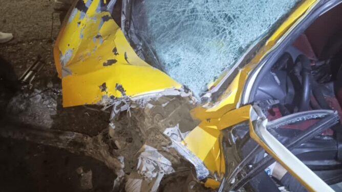 وفاة شخصين ونقل شابة إلى المستشفى إثر اصطدام سيارتين بمنوبة