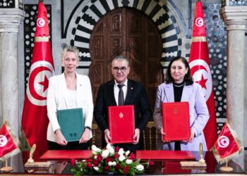 بهدف إعادة تهيئة وتوسيع 188 كم من الطرقات:  توقيع اتفاقيّة تمويل بين تونس والبنك الافريقي للتّنمية