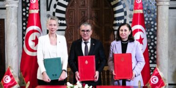 بهدف إعادة تهيئة وتوسيع 188 كم من الطرقات:  توقيع اتفاقيّة تمويل بين تونس والبنك الافريقي للتّنمية