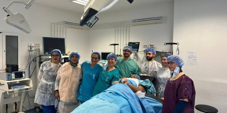 إجراء أول عملية  لتصريف السوائل من رئة جنين داخل رحم أمه بتونس