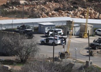 الكشف عن أسباب وقف إطلاق سراح الأسرى الفلسطنيين