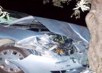 الصمعة_ نابل: وفاة شاب وإصابة صديقه إثر إنزلاق سيارته واصطدامها بشجرة