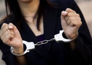 تبيّن أنها مروجة: حجز كمية من المخدرات لدى فتاة على متن “لواج”