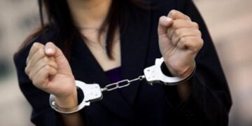 تبيّن أنها مروجة: حجز كمية من المخدرات لدى فتاة على متن “لواج”
