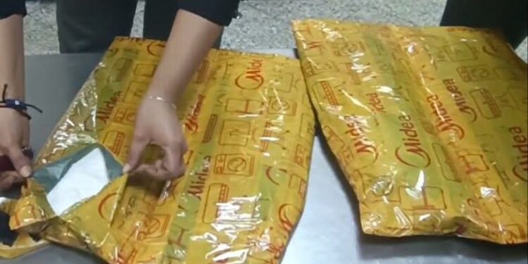 مطار قرطاج : حجز أكثر من 6 كلغ من مخدر الكوكايين لدى مسافرة أجنبية