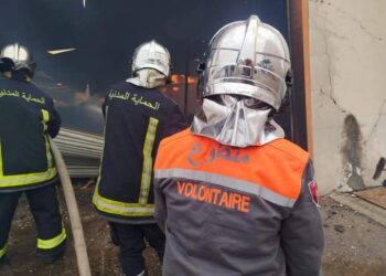 استعملت 12 شاحنة إطفاء: الحماية المدنية تسيطر على حريق مصنع الخشب بصفاقس