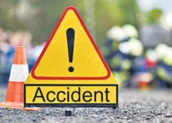 برقو: وفاة شخص وإصابة 10 أخرين في انزلاف سيارة نقل ريفي