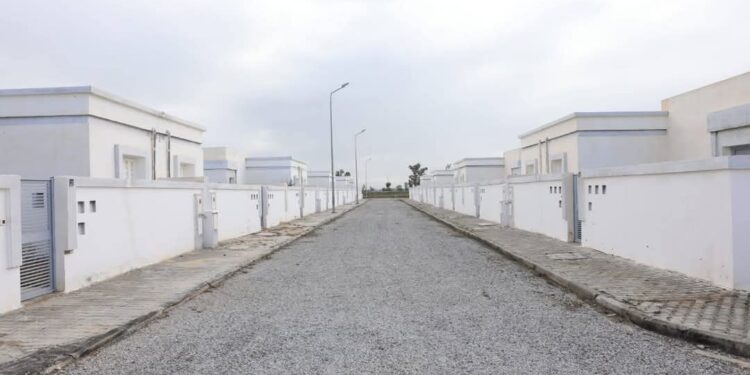 تسليم 72 مسكنا اجتماعيا فرديا بمعتمدية السبيخة و48 مسكنا اجتماعيا جماعيا بمعتمدية الوسلاتية