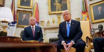 العاهل الأردني: “يجب الوضع بالإعتبار كيفية تنفيذ خطة تهجير الفلسطنيين”