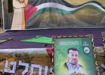 رسالة حماس أثناء تسليم دفعة جديدة من الأسرى: “نحن الطوفان.. نحن اليوم التالي”