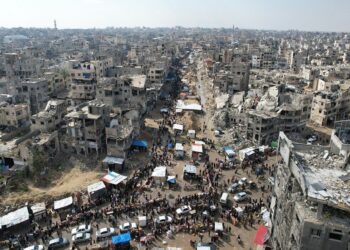 غزة: تسليم 3 أسرى للصليب الأحمر