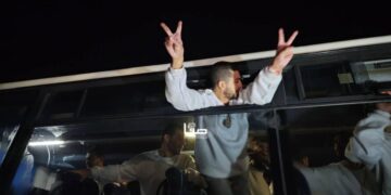 الإفراج عن 596 أسير فلسطيني وتعليق الإفراج عن 46 من الأسرى الأطفال والنساء