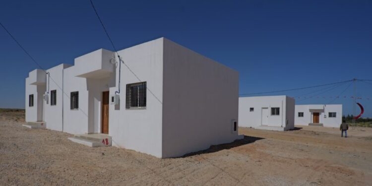 تسليم 30 وحدة سكنية بقابس بتمويل من جمعية قطر الخيرية