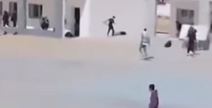 صفاقس: خلاف بين تلميذين يتحول إلى معركة بين “عروشيات”