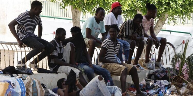 وزارة الخارجية: تونس ترفض استغلال معاناة المهاجرين غير النظاميين