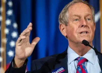 أكثر من 10 تدوينات عن تونس في 4 أيام: ماذا يريد النائب الأمريكي جو ويلسن؟!