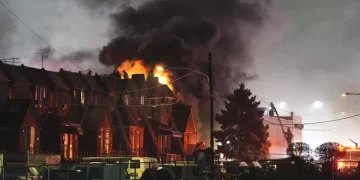 سقوط طائرة إسعاف في فيلاديلفيا تتسبب في وفاة 6 أشخاص من بينهم طفل