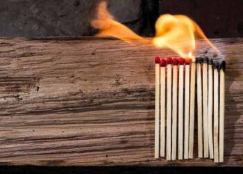 القصرين: تلميذة الثامنة أساسي تضرم النار في جسدها 
