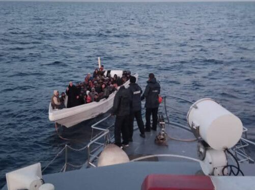 أبحروا من سواحل دولة مجاورة: إنقاذ 64 مهاجرا غير نظاميا نفذ الوقود من مركبهم