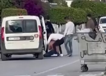 وزارة الداخلية تكشف أسباب استعمال القوة ضد مواطن وتؤكد ايقاف الأمنيين عن العمل