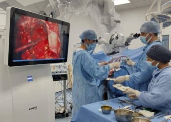 نجاح طبي جديد: استئصال دقيق لورم دماغي بتقنية متطورة