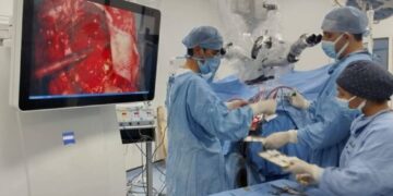 نجاح طبي جديد: استئصال دقيق لورم دماغي بتقنية متطورة