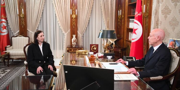 إنهاء مهام كمال المدوري وسارة الزعفراني رئيسة للحكومة خلفا له