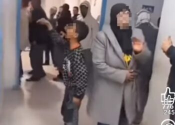 على خلفية فيديو الطفل: وزارة الصحة تتهم والدته بتشويه القطاع الصحي وتهدد بالتوجه إلى القضاء