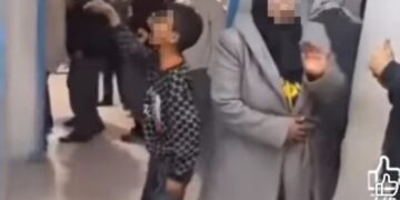 على خلفية فيديو الطفل: وزارة الصحة تتهم والدته بتشويه القطاع الصحي وتهدد بالتوجه إلى القضاء