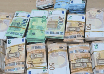 إحباط محاولة تهريب عملة أجنبية وإيقاف إمرأة