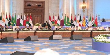 تكليف وزير الخارجية للمشاركة في أشغال القمة العربية الطارئة بالقاهرة